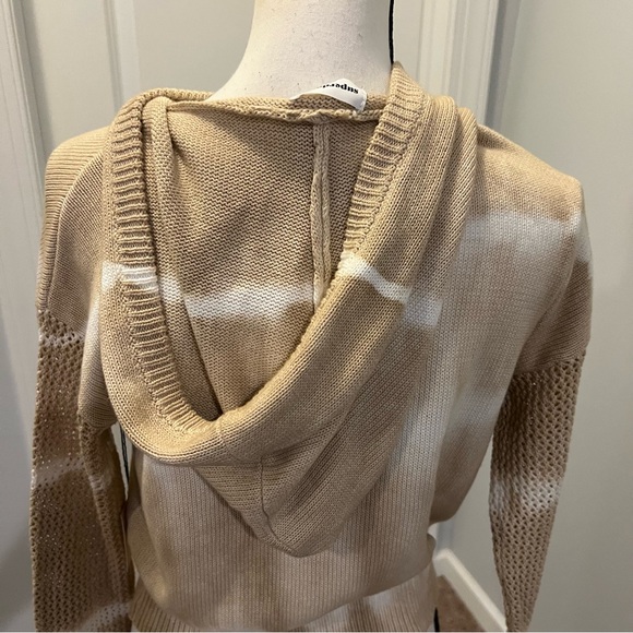 super down
tallie hooded sweater
NWT beige and white size xs - Picture 12 of 14